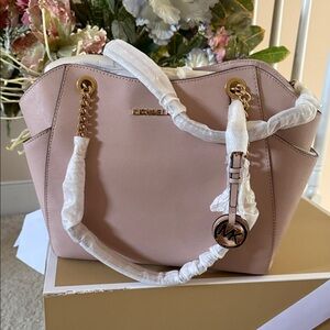 Michael Kors Jet Set Travel Large Shoulder Totes via 11x10